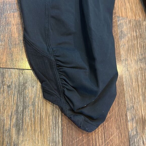 Lululemon Capri leggings 8 (2200) - Picture 2 of 6